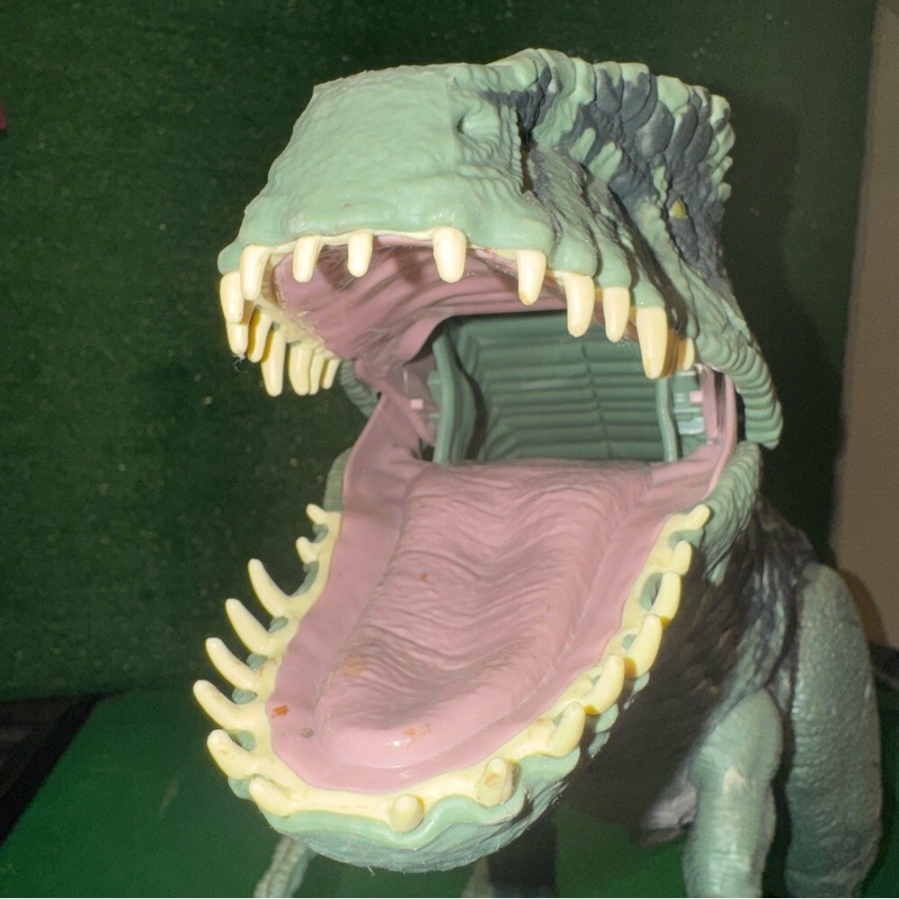 Mattel Jurassic World Super Colossal Dinosaur Action Figure - Picture 3 of 4